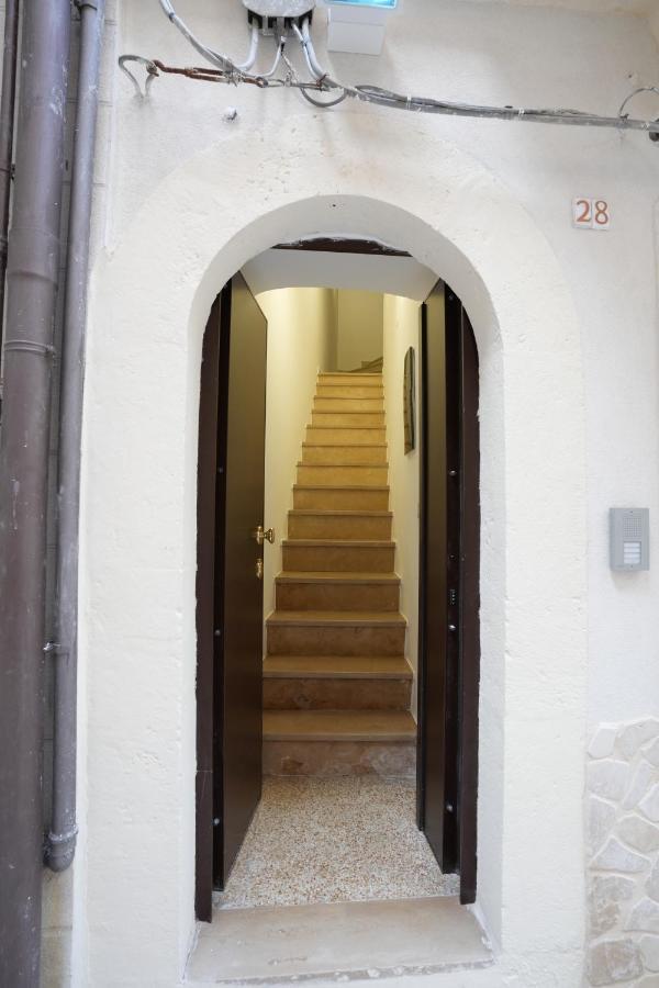 La Stradina Apartment Mola di Bari Bagian luar foto