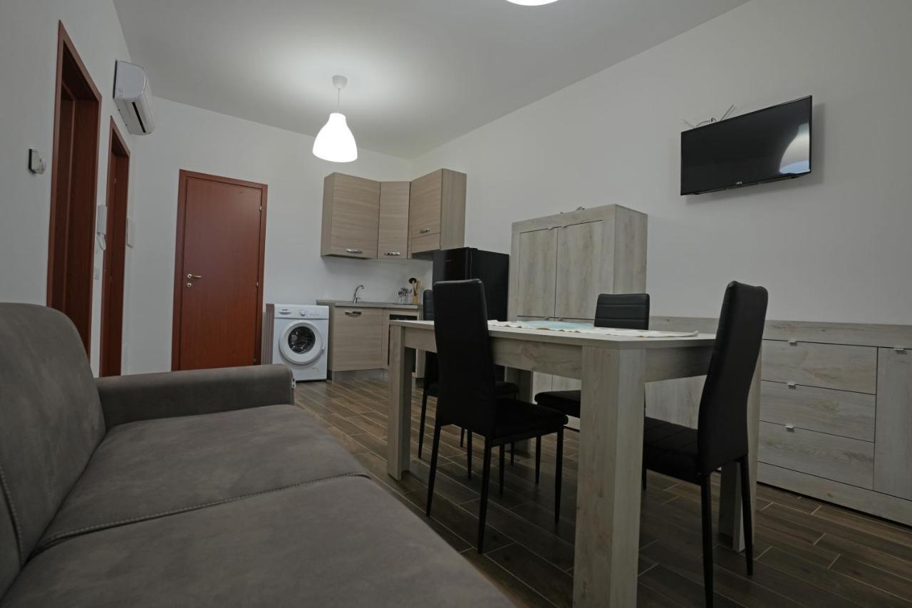 La Stradina Apartment Mola di Bari Bagian luar foto