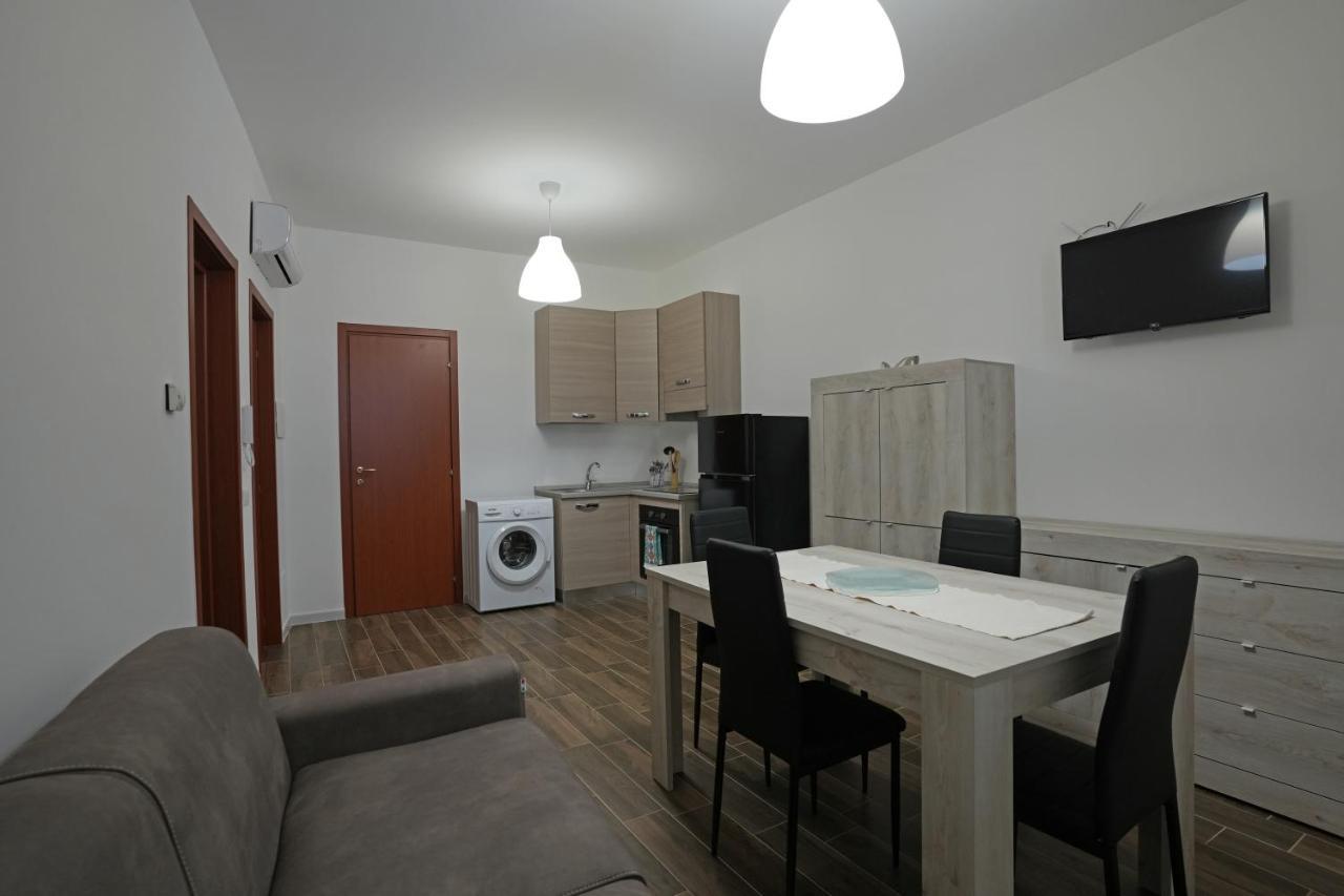 La Stradina Apartment Mola di Bari Bagian luar foto