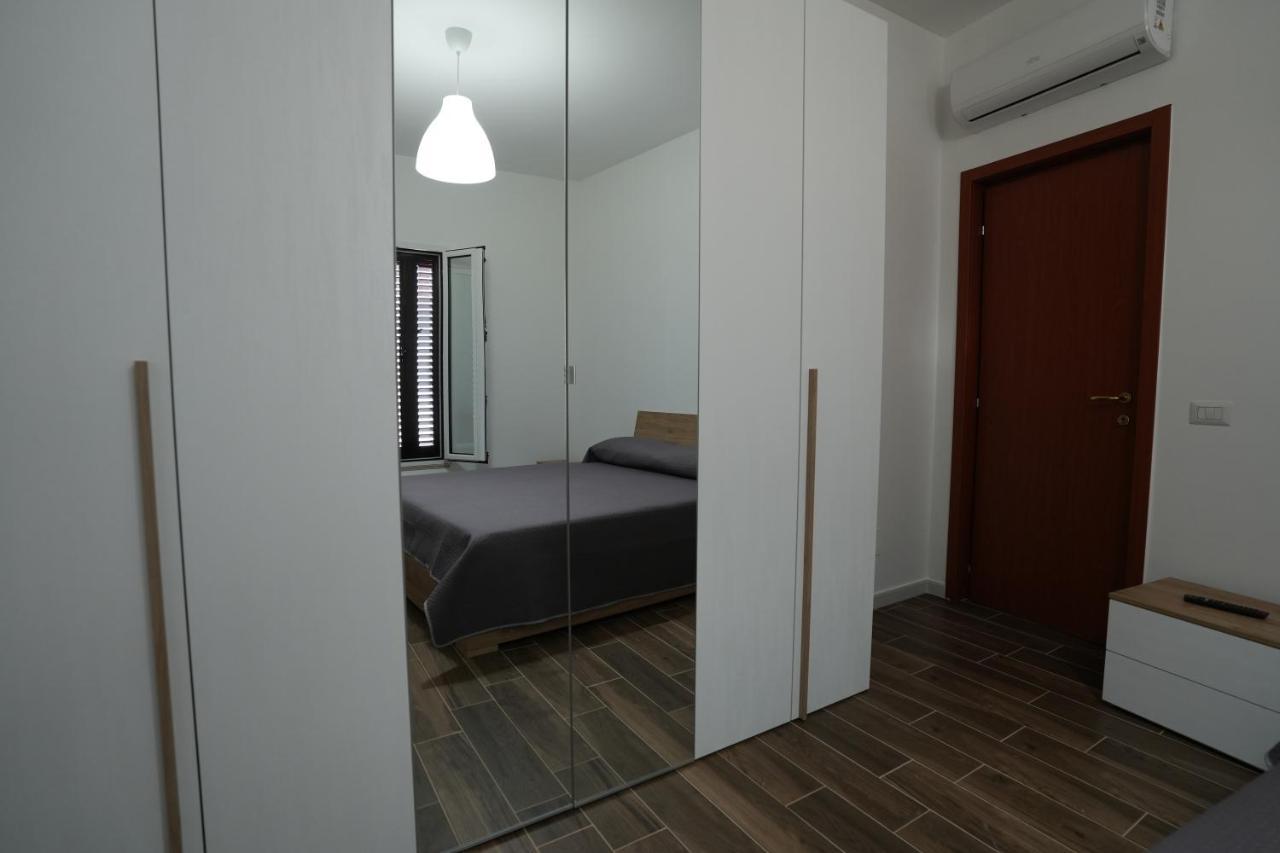 La Stradina Apartment Mola di Bari Bagian luar foto